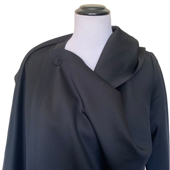 Lu & Lu black waist belted jacket. - Picture 5 of 16